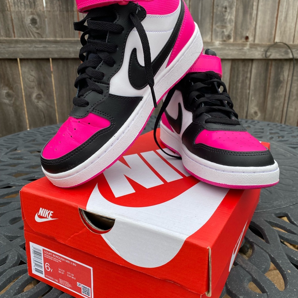 Nike Court Borough Mid 2 BG (White/Black-Fierce Pink) Size: 6 Youth/7.5-8 Women